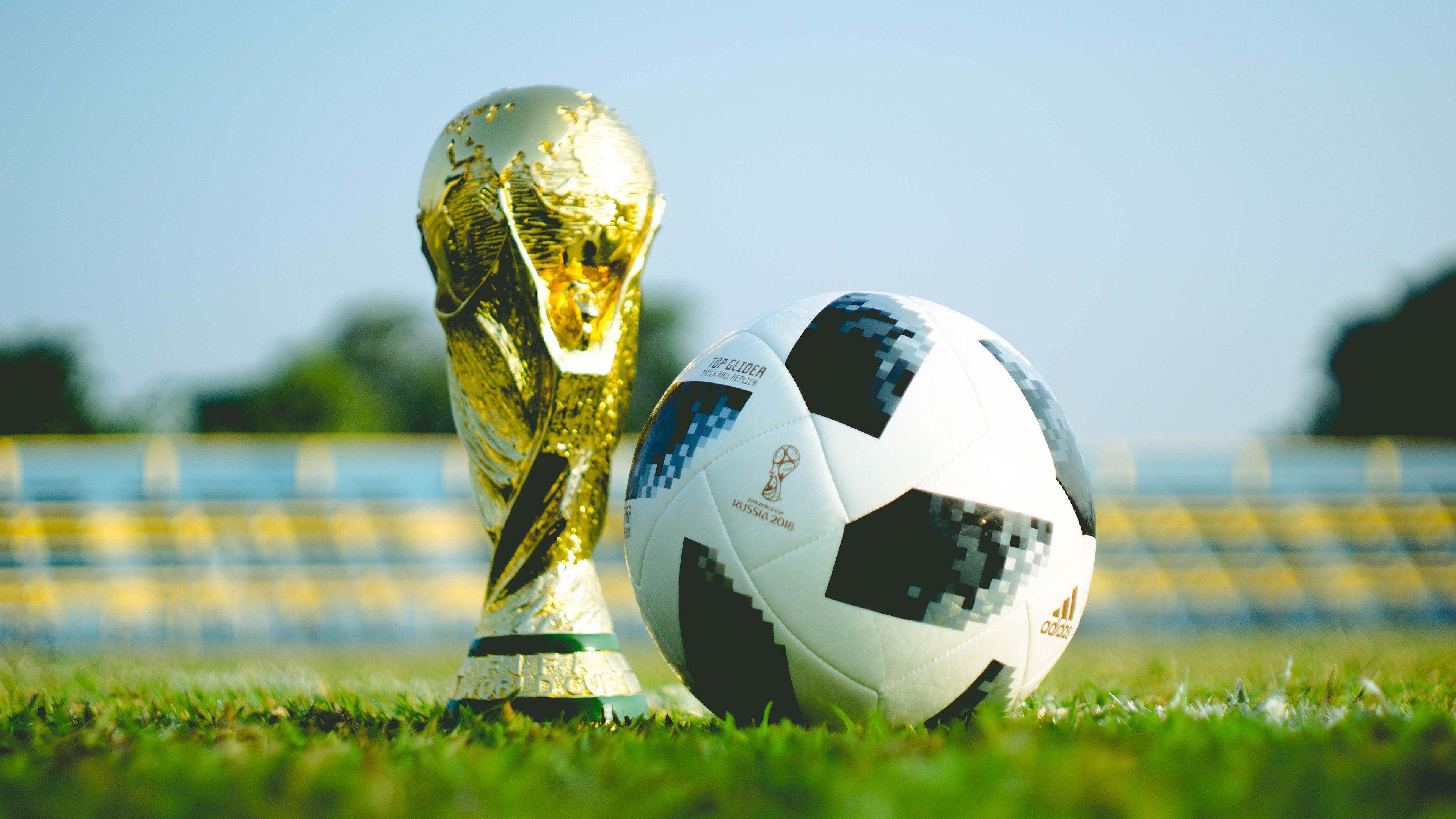 2026世界杯-天神下凡！TheShy十二赛季巅峰炸场，诺坎普球迷疯狂膜拜