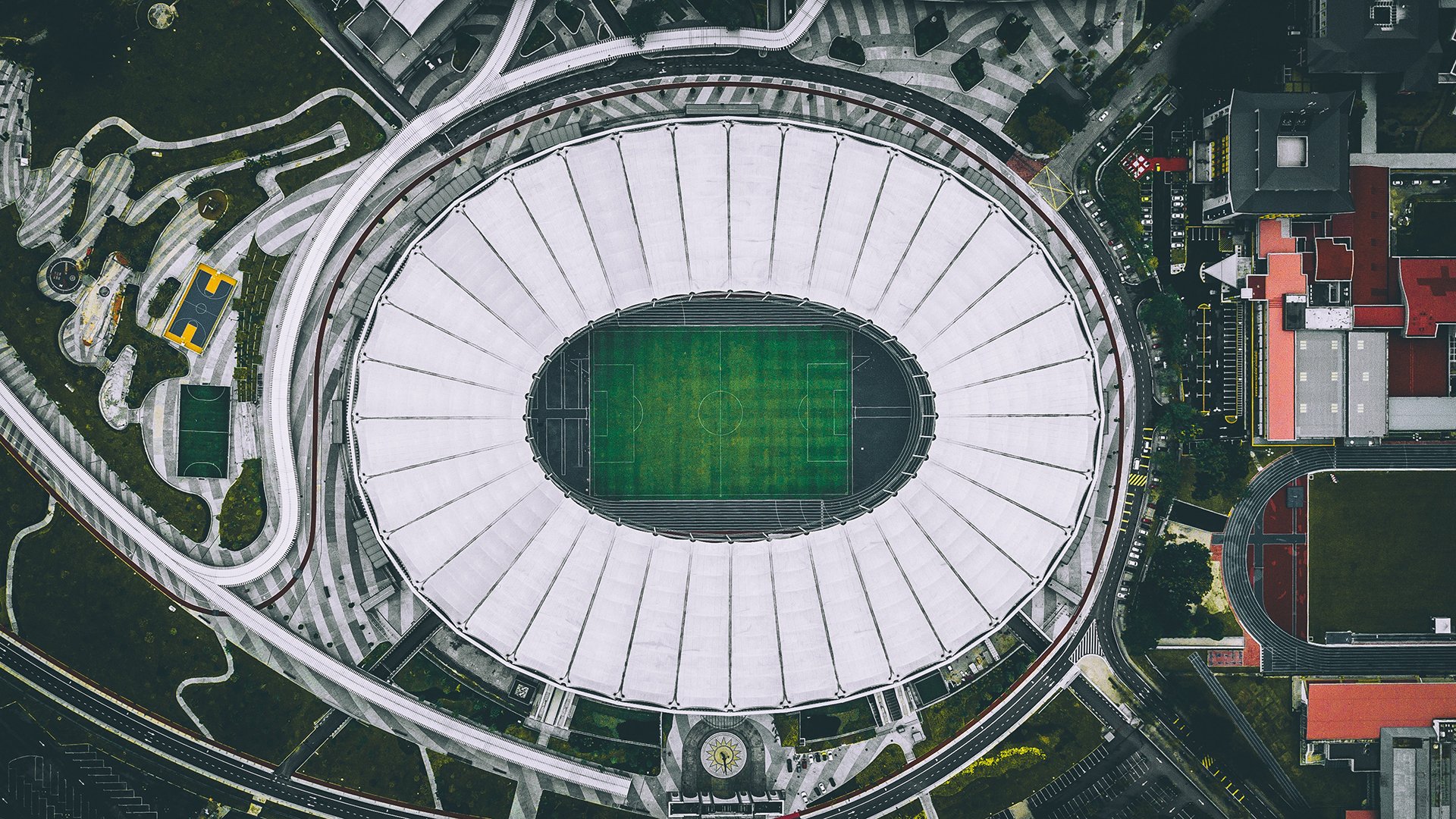 2026世界杯104场比赛-电竞足球篮球三界混战，JackeyLove与莱万40分钟激战，湖人绝杀悬念迭起